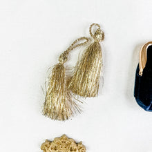 Load image into Gallery viewer, Black and White Styling Kit for Photographers