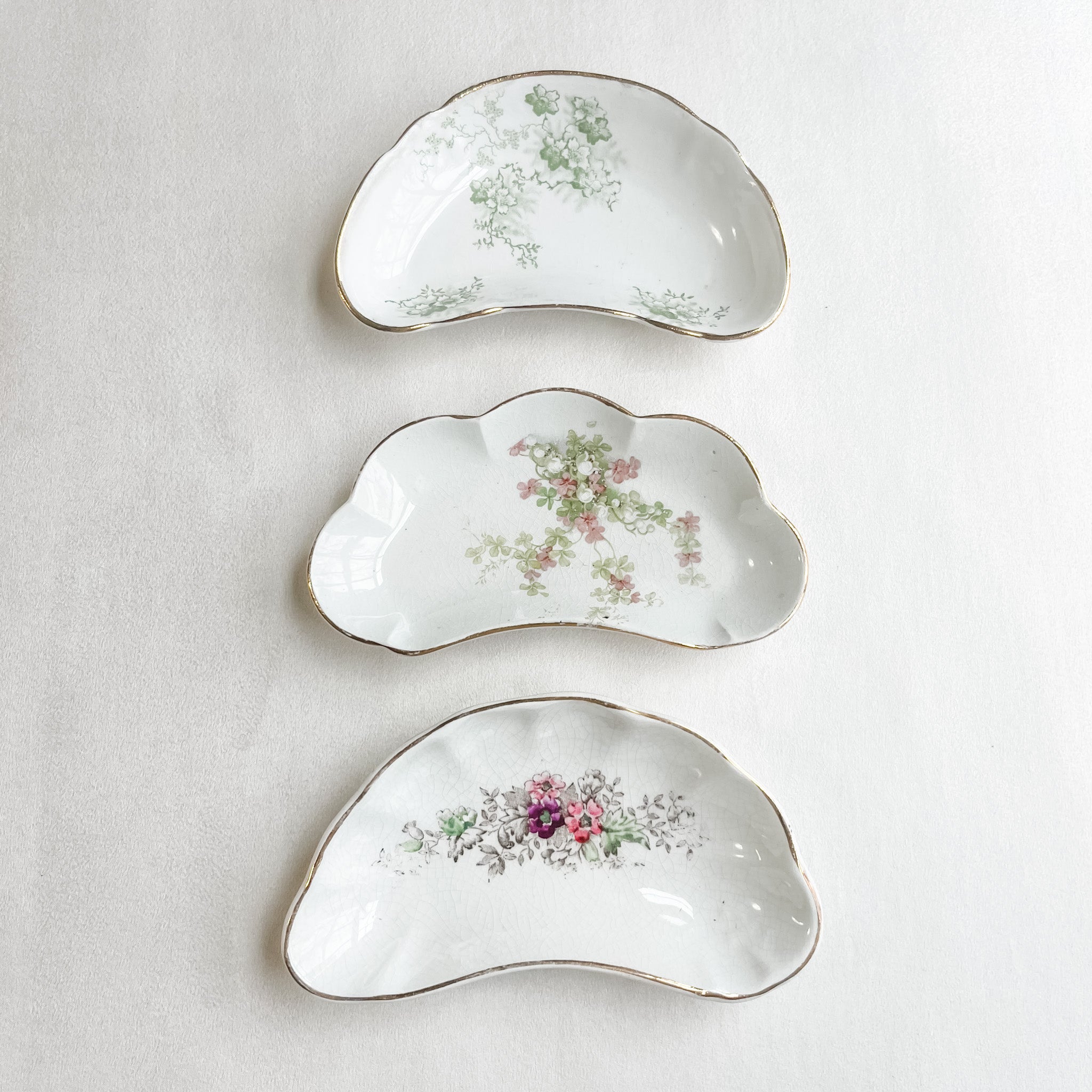 Assorted Vintage Dishes Assorted Vintage Dishes