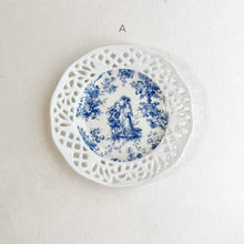 Load image into Gallery viewer, Vintage Blue Trinket Dishes