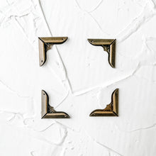 Load image into Gallery viewer, Set of 4 Antique Bronze Page Corner Protectors