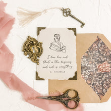 Load image into Gallery viewer, Set of 4 Antique Bronze Page Corner Protectors