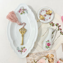 Load image into Gallery viewer, Vintage Rose Themed Styling Kit

