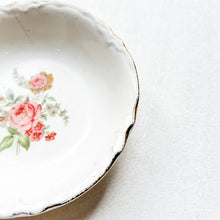Load image into Gallery viewer, Vintage Floral With Gold Rim Dish 5&quot;
