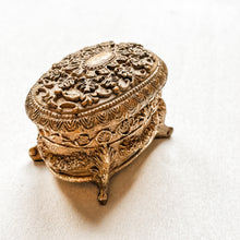 Load image into Gallery viewer, Antique Gold Filigree Trinket Box
