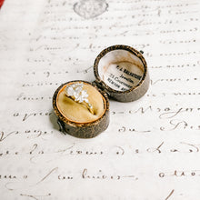 Load image into Gallery viewer, English Oval Antique Ring Box
