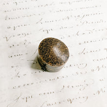 Load image into Gallery viewer, English Oval Antique Ring Box
