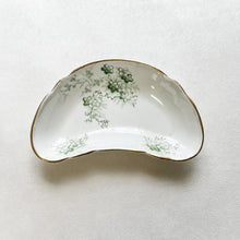 Load image into Gallery viewer, Assorted Vintage Bone Dishes
