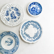 Load image into Gallery viewer, Vintage Blue Trinket Dishes
