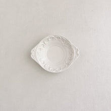 Load image into Gallery viewer, Petite White Dish
